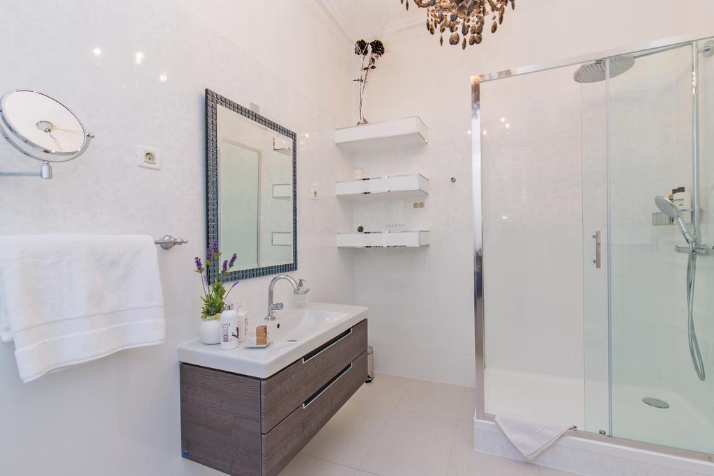 דוברובניק Luxury Seafront Apartment Banje מראה חיצוני תמונה